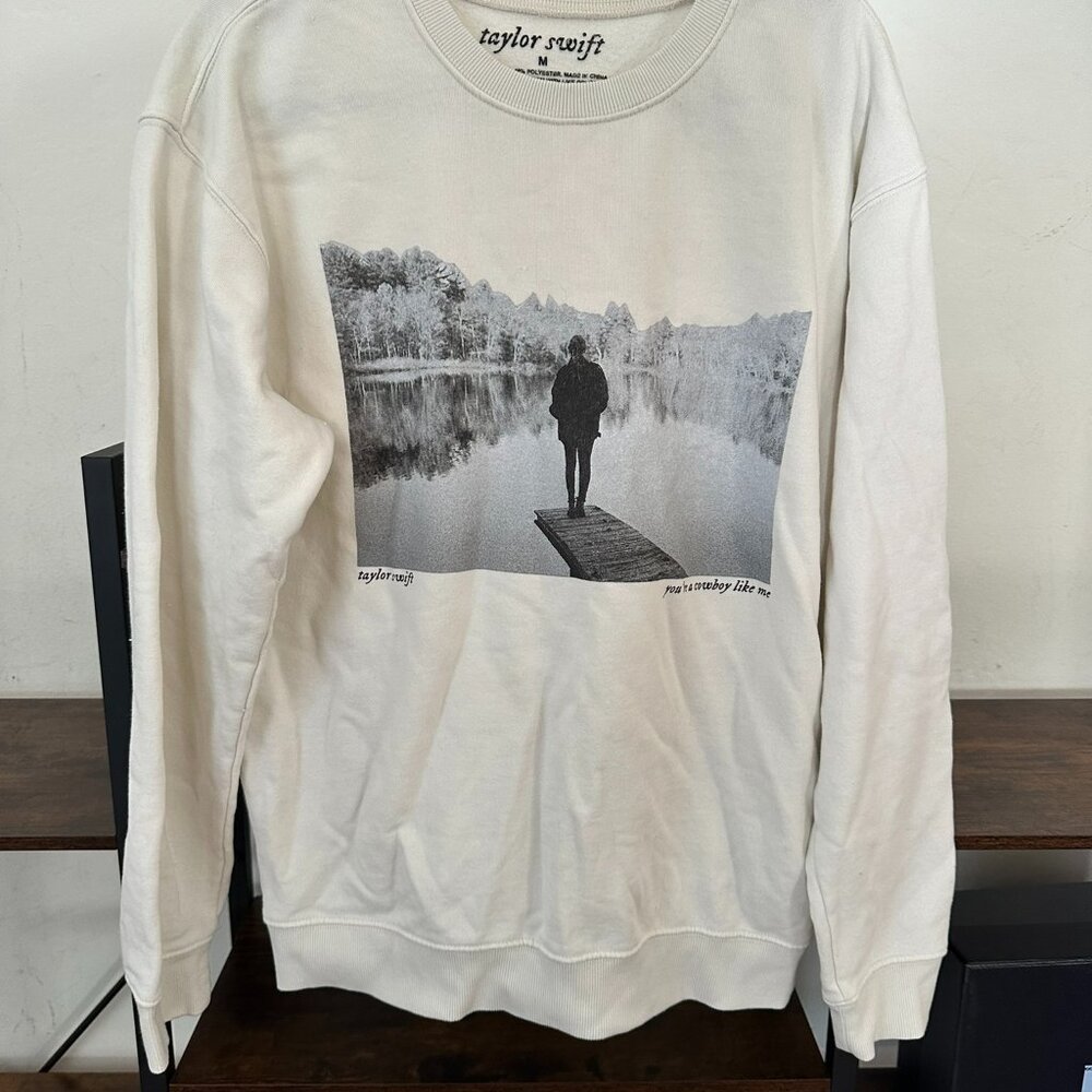 Taylor Swift Cowboy Like Me Crewneck Sweatshirt M